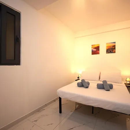 Charming & Modern 2 Bedroom Dvas1-1 *