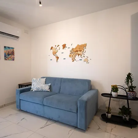 Charming & Modern 2 Bedroom Dvas1-1 Apartment *