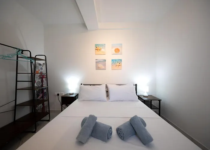 Charming & Modern 2 Bedroom Dvas1-1 *