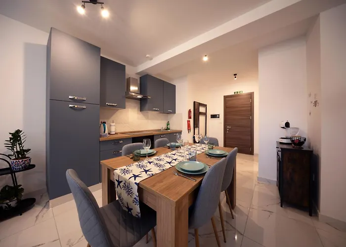 Charming & Modern 2 Bedroom Dvas1-1 Apartament